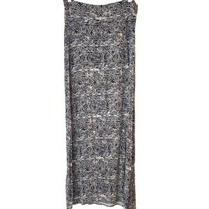 Super comfy navy and white maxi skirt